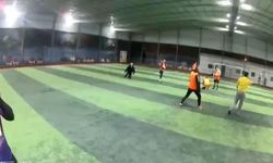 Antalya'da halı sahanın çatısı çöktü