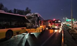 Başakşehir'de 3 İETT otobüsü çarpıştı: Yaralılar var