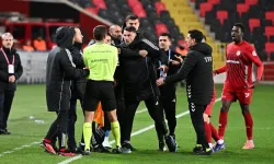 Burak Yılmaz çılgına döndü! Futbolcular güçlükle sakinleşirdi