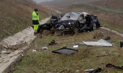 Çanakkale'de cenazeye gidenleri taşıyan otomobil devrildi: 5 yaralı