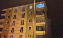 Çorum'da facia ucuz atlatıldı: Yorgun mermi evin camına zarar verdi