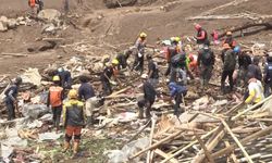 Endonezya'daki toprak kaymasında hayatını kaybedenlerin sayısı 53'e yükseldi