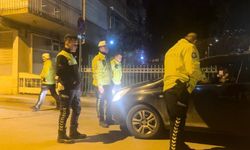 Polislerinin sabır testi! "Eşim gelmeden inmem" dedi, alkollü çıktı