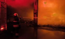 İskenderun’da metruk bina yangını