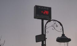 Kars buz tuttu: Termometreler eksi 28’i gösterdi