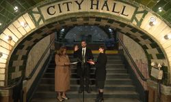 ABD tarihinde bir ilk! Kur'an-ı Kerim'e el basarak yemin etti...