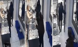 Kamera şakası gibi olay! Kararsız hırsız kuyumcudan azar yiyince koşarak kaçtı