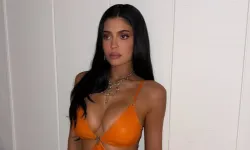 Kylie Jenner'ın bikinisi küçük geldi