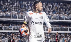 Neymar, Santos ile sözleşmesini 2026 sonuna kadar uzattı