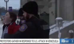 Venezuela konusunda Trump'ı eleştiren aktivist röportaj sırasında tutuklandı