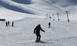 Van'daki Abalı Kayak Merkezi'nde kayak sezonu açıldı