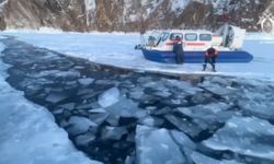 Rusya'da turistleri taşıyan araç buz kırılması sonucu göle düştü: 8 ölü