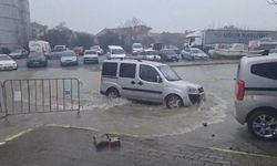 Sağanak yağış hayatı olumsuz etkiledi