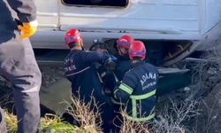 Adana'da feci kaza! Öğrenci servisi şarampole devrildi: 2’si ağır 9 yaralı