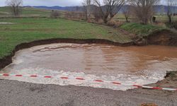 Afyonkarahisar'da dere yatağı çöktü