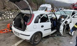 Antalya-Isparta kara yolunda korkunç kaza: 7 kişi hayatını kaybetti