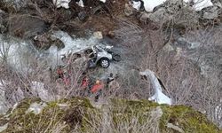 Bitlis'te feci kaza! Otomobil uçuruma yuvarlandı: 3 ölü, 5 ağır yaralı