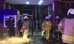 Esenyurt'ta apartmanda çıkan yangında 4 kişi dumandan etkilendi