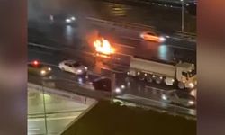 Haliç Köprüsü’nde bir otomobil alev alev yandı