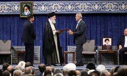 Dünya bu sorunun yanıtını bekliyor! Hamaney ve Pezeşkiyan sağ mı? Açıklama geldi