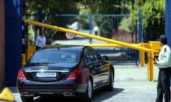 İngiltere'nin Tahran Büyükelçiliği geçici olarak kapatıldı