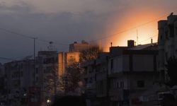 Katil İsrail, Lübnan-Suriye sınırına hava saldırısı düzenledi: 4 ölü