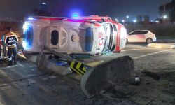İstanbul'da ambulansla otomobil çarpıştı: 3 yaralı