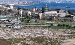 Tarihi Kazlıçeşme Meydanı'nın içler acısı hali! Atıklar dağ gibi oldu