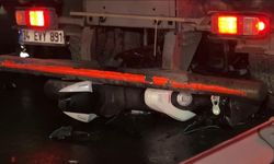 Küçükçekmece’de feci kaza! Motosiklet temizlik aracının altına girdi: 2 ölü