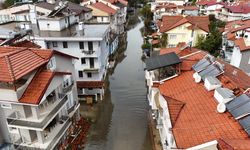 İlçe Venedik'e döndü! Cadde ve sokaklar sular altında