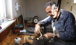 45 yıldır ustalıkla işliyor! Günde 7 tane üretiyor, tanesini 6 bin liraya satıyor...