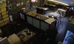 Sakarya'da faciadan dönüldü! İftara saatler kala kebapçının tavanı çöktü