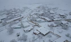 Kar İstanbul'un yanı başında! Komşu kentte ilçeler beyaza büründü...