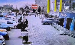 Çorlu’da kontrolden çıkan otomobil AVM’ye daldı!