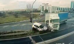 Tekirdağ’da kırmızı ışık faciası! Tır otomobili hurdaya çevirdi...