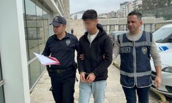 Yan bakma kavgası kanlı bitti: 17 yaşındaki çocuk boynundan bıçaklandı