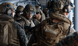 ABD’nin içinde 3 bin 500 askerin bulunduğu hücum gemisi Orta Doğu'ya ulaştı