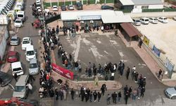 Ülke genelinde APP plaka paniği! Ceza korkusuyla uzun kuyruklar oluştu