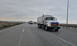 Azerbaycan İran'a insani yardım gönderdi