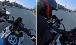 Bir anda şerit değiştirince motosikletler böyle çarpıştı
