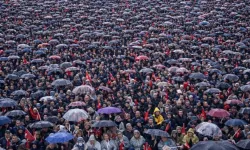 CHP’den “yapay” kalabalık! Yapay zekayla miting alanı şişirildi