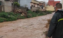 Sağanak sele neden oldu: 50 ev su altında kaldı