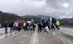 Konya'da yolcu otobüsü devrildi! Çok sayıda yaralı var...