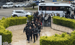 Marmaris'te belediye çalışanlarına yönelik rüşvet soruşturmasında 13 şüpheli adliyede