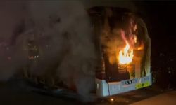 15 Temmuz Şehitler Köprüsü'nde metrobüs alevlere teslim oldu