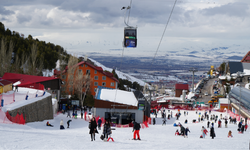 Kayak sezonu uzadı: Palandöken bayramda cıvıl cıvıl