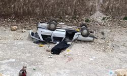 Otomobil 10 metrelik çukura düştü: 1 ölü, 1 yaralı