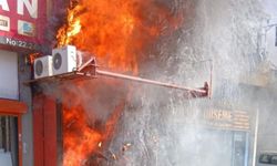 Zeytinburnu'nda 2 katlı iş yerinde yangın