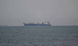 ABD-İran ateşkesi sonrası Hürmüz Boğazı'ndan ilk gemiler geçti
