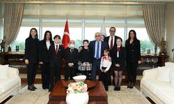 AYM Başkanı Kadir Özkaya, Lösemi tedavisi gören çocukları misafir etti